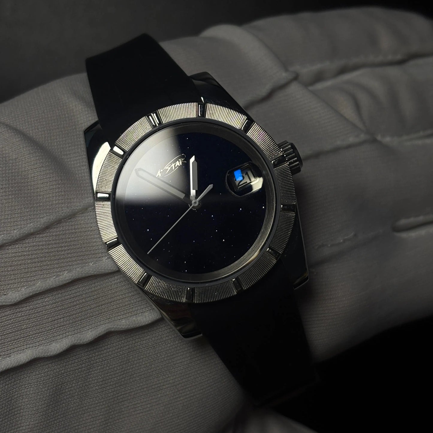 Collection Pure A★Star — cadran étoilé bleu nuit, boîtier Constellation silver, bracelet caoutchouc noir