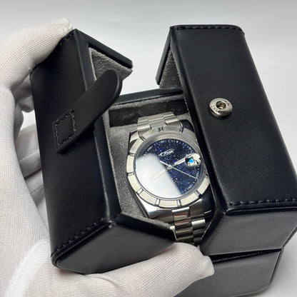 Montre A★Star Azimut dans son étui de voyage en cuir