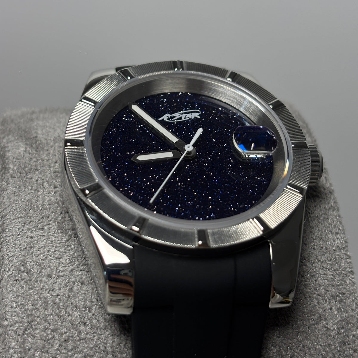A★Star Pure Silver Black — cadran étoilé pailleté bleu nuit, boîtier Constellation acier, guichet date