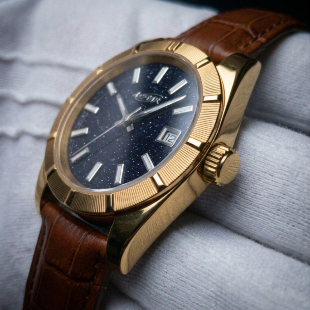 A★Star Moderne Or Jaune · Cuir Cognac — profil boîtier et couronne