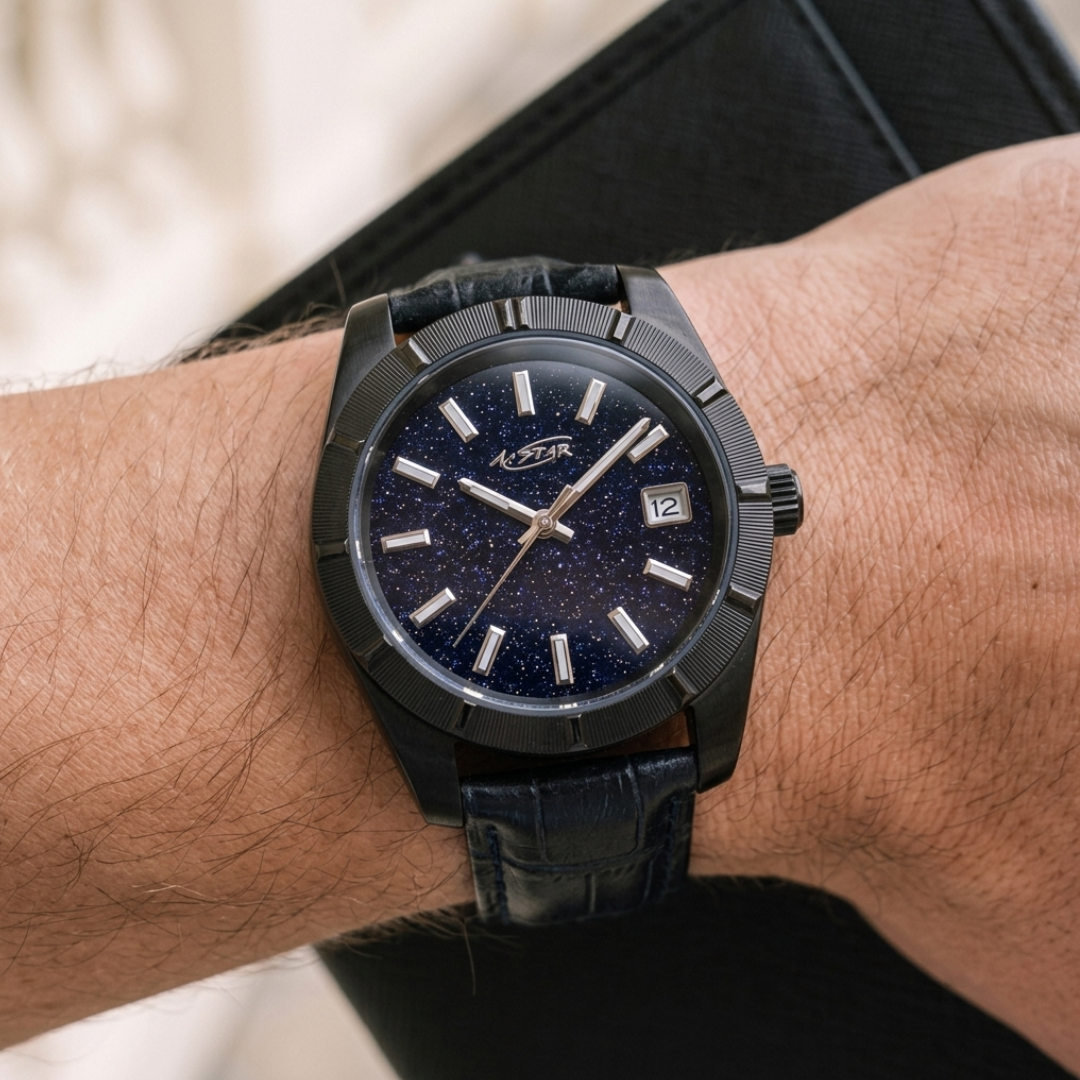 A★Star Moderne PVD Noir — porté au poignet