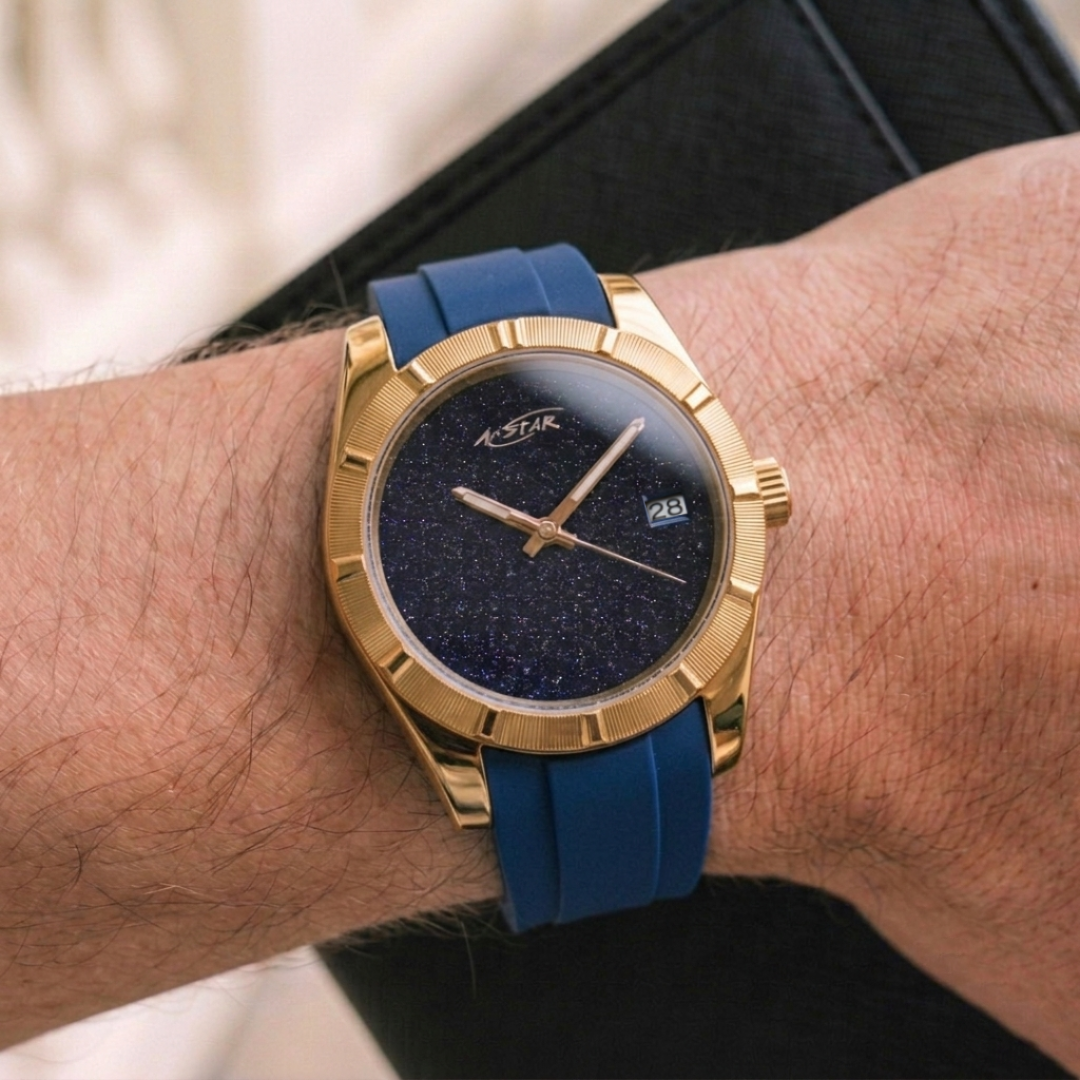 A★Star Pure Gold · Blue — porté au poignet