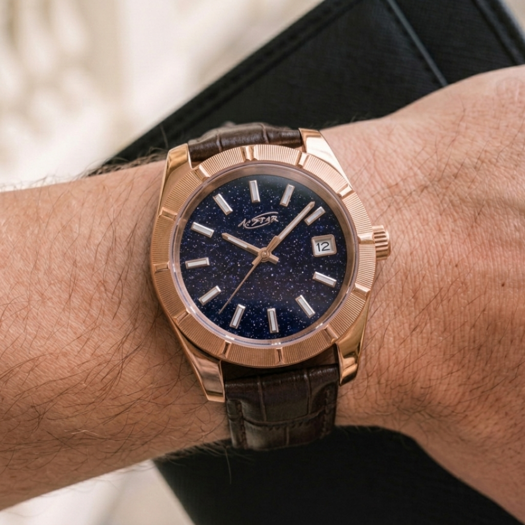 A★Star Moderne Or Rose · Cuir Brun — porté au poignet